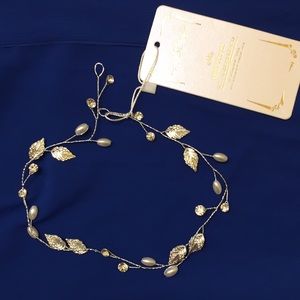 Bridal hair accessory